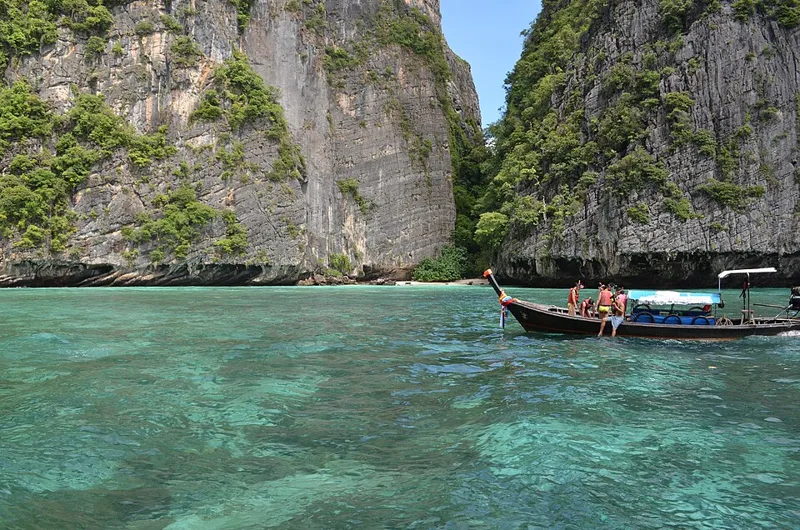 สถานที่ในกระบี่ — KohPhiPhi